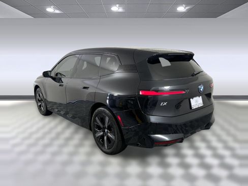 Used 2025 BMW iX xDrive50 AWD/4WD image 3