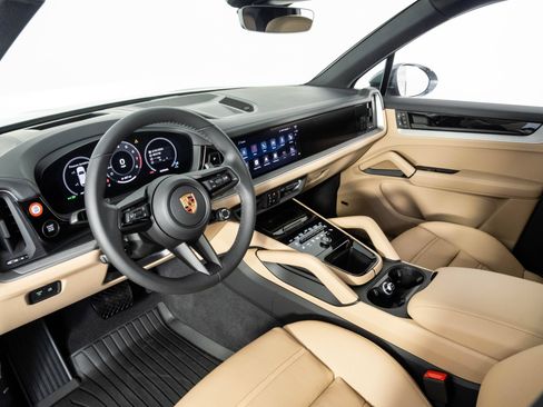 New 2026 Porsche Cayenne AWD/4WD image 4