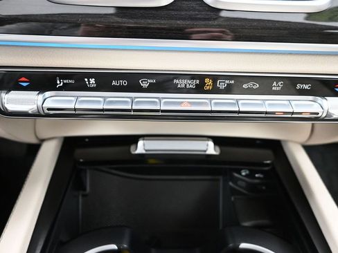 Used 2022 Mercedes-Benz GLS 450 4MATIC image 23