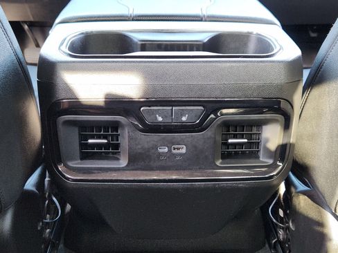 Used 2025 GMC Sierra 1500 AT4 AWD/4WD image 30