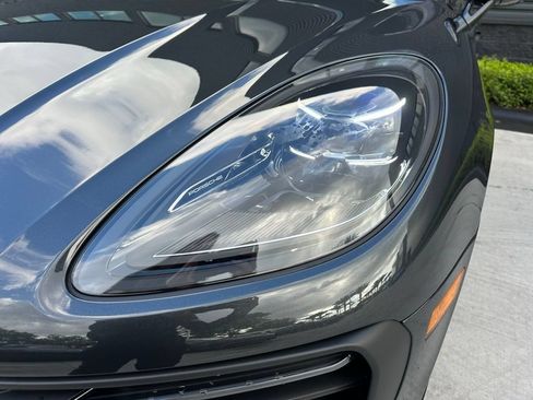 Used 2026 Porsche Macan AWD/4WD image 13