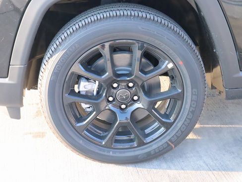 New 2026 Jeep Compass Latitude image 17