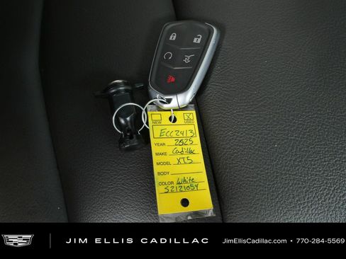 Used 2025 Cadillac XT5 Luxury FWD image 39
