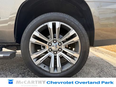 Used 2016 GMC Yukon Denali w/ Open Road Package AWD/4WD image 8