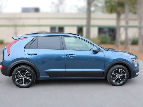 New 2025 Kia Niro EX image 5