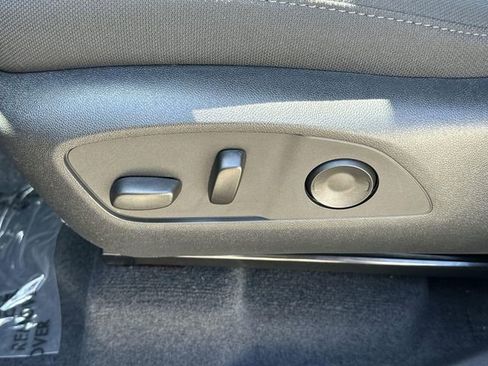 New 2025 GMC Acadia Elevation image 21