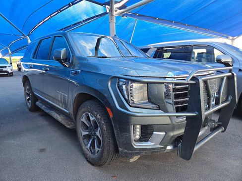 Used 2023 GMC Yukon SLT w/ SLT Premium Package AWD/4WD image 2