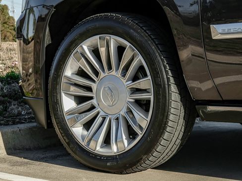 Used 2016 Cadillac Escalade Platinum image 57