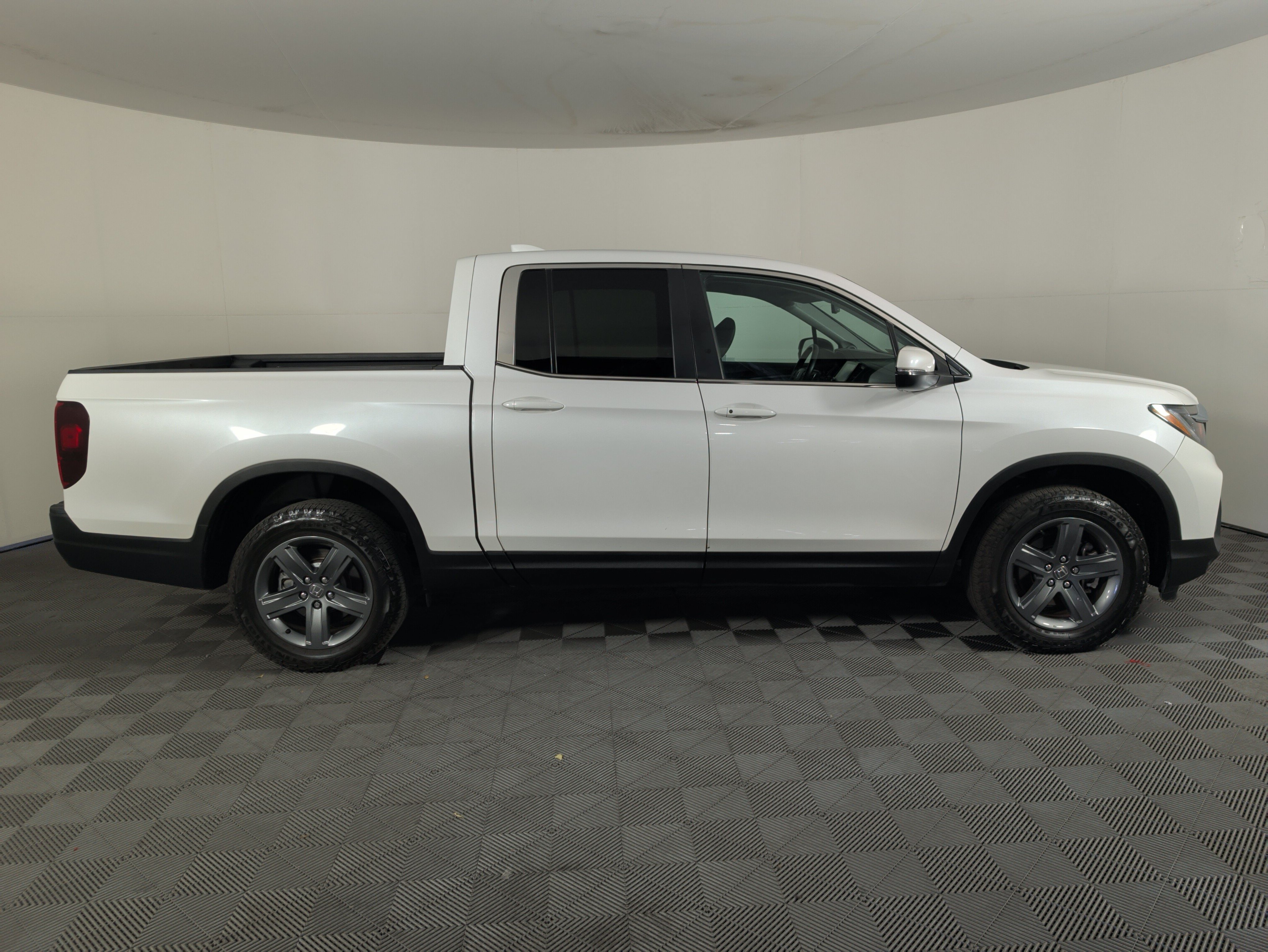 Certified 2023 Honda Ridgeline RTL image 3