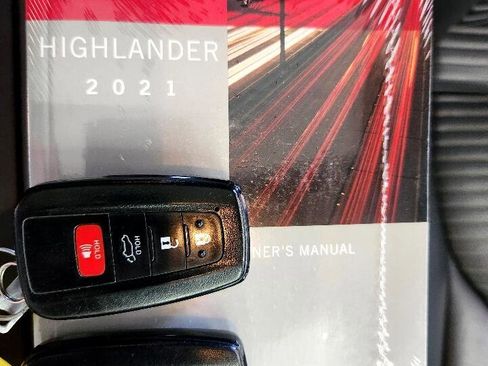 Used 2021 Toyota Highlander XSE image 41