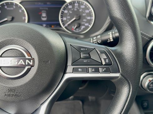 Used 2025 Nissan Sentra SV FWD image 19