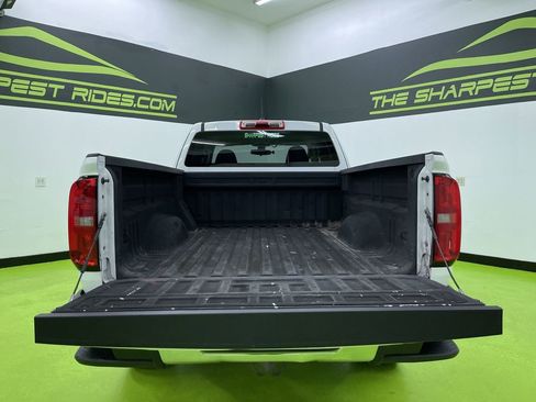 Used 2017 Chevrolet Colorado W/T image 9