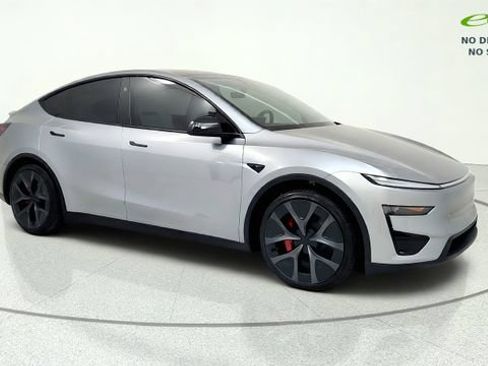 Used 2026 Tesla Model Y Performance AWD/4WD image 1