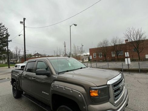 Used 2014 GMC Sierra 1500 SLE w/ Suspension Package, Off-Road image 7