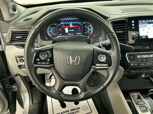 Used 2022 Honda Pilot Touring image 4