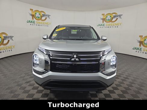 New 2026 Mitsubishi Outlander ES image 2