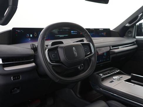 Used 2025 Lincoln Navigator Reserve w/ Jet Appearance Package AWD/4WD image 28