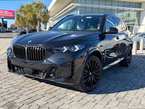 New 2026 BMW X5 xDrive40i w/ M Sport Package AWD/4WD image 1
