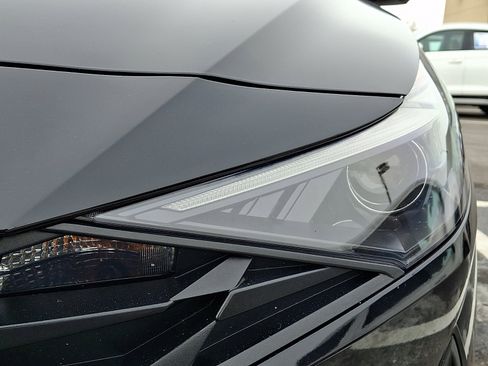 Certified 2023 Hyundai Elantra SEL w/ Convenience Package image 9