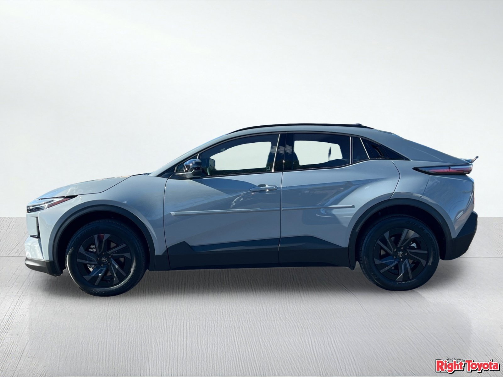 Certified 2026 Toyota C-HR AWD/4WD image 4
