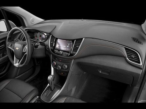 Used 2019 Chevrolet Trax LT w/ Sun & Sound Package FWD image 33