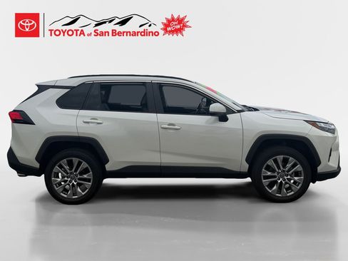 Certified 2022 Toyota RAV4 XLE Premium FWD image 6