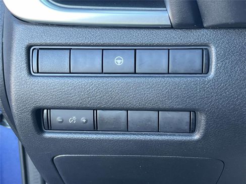 Certified 2022 Nissan Rogue SV image 27