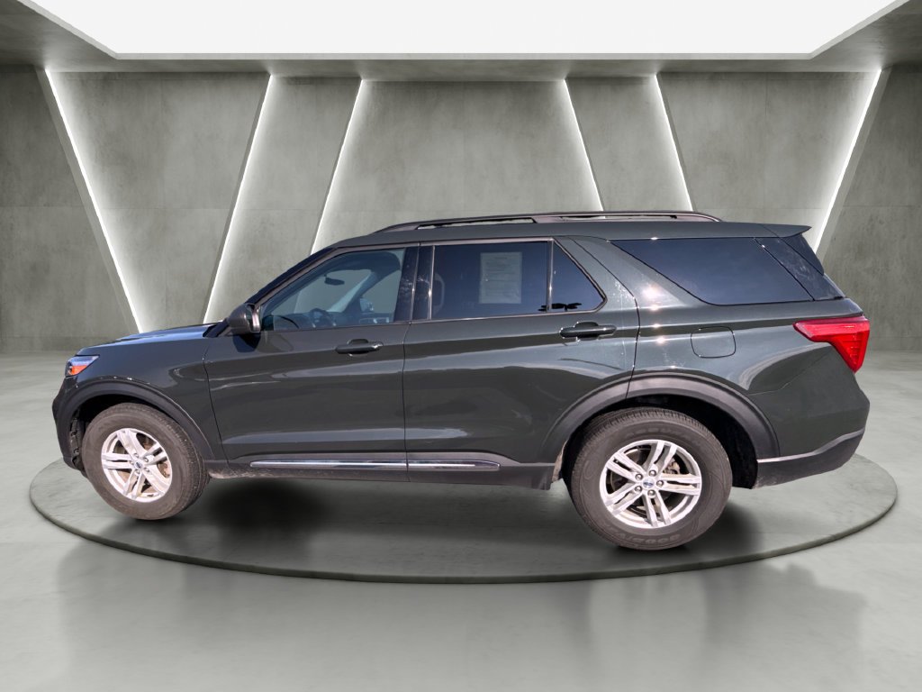 Used 2024 Ford Explorer XLT AWD/4WD image 6