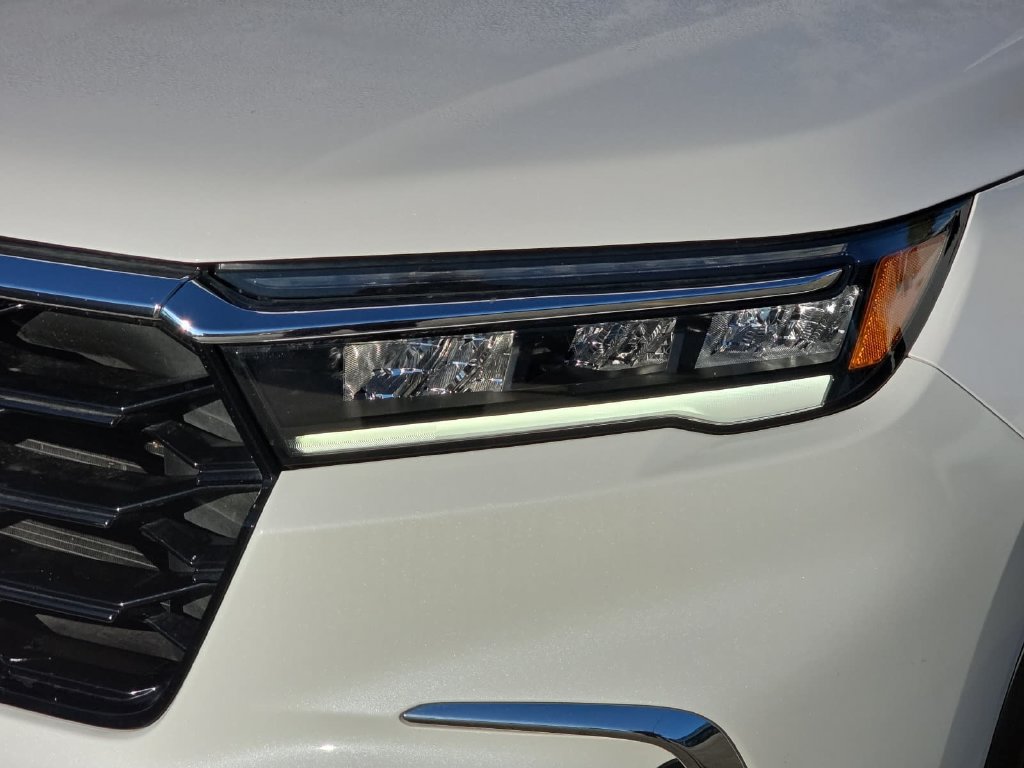 Used 2025 Honda Pilot Touring image 32