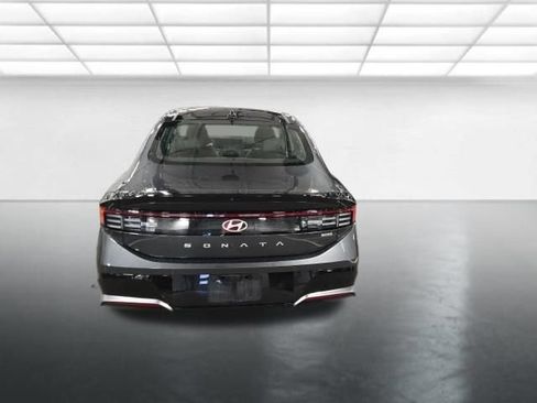 Used 2025 Hyundai Sonata Limited FWD image 6