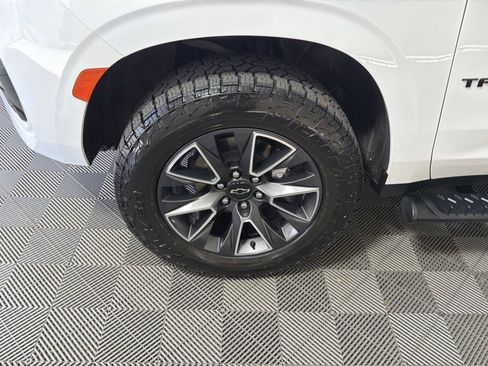 Used 2022 Chevrolet Tahoe Z71 w/ Luxury Package image 12