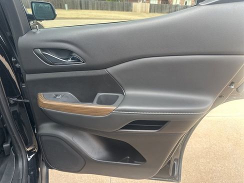 Used 2023 GMC Acadia SLE w/ Driver Convenience Package image 36