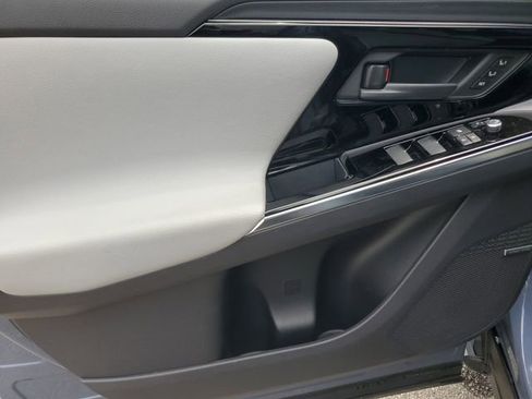 Certified 2023 Subaru Solterra AWD image 22