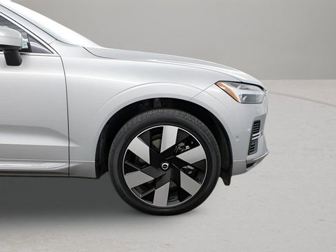 Certified 2023 Volvo XC60 T8 Ultimate image 13