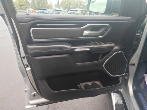 Used 2020 RAM 1500 Laramie w/ Sport Appearance Package AWD/4WD image 9