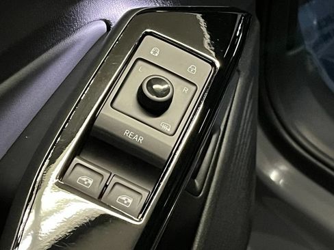 Certified 2023 Volkswagen ID.4 Pro S RWD image 19