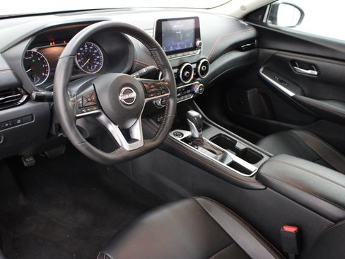 Used 2025 Nissan Sentra SR w/ SR Premium Package FWD image 13