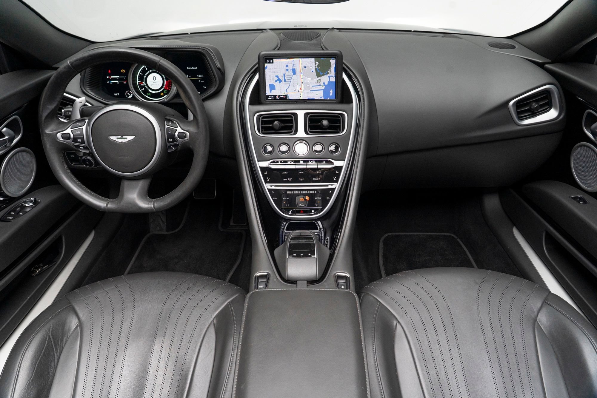 Used 2020 Aston Martin DB11 Volante RWD image 2