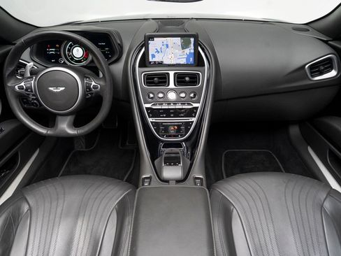 Used 2020 Aston Martin DB11 Volante RWD image 2