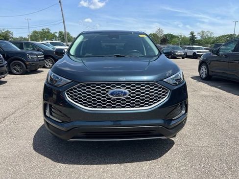 Certified 2024 Ford Edge SEL w/ Convenience Package AWD/4WD image 2