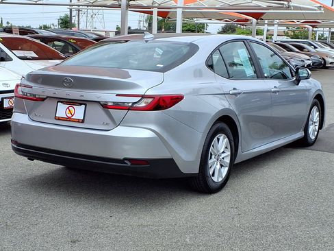 Used 2025 Toyota Camry LE FWD image 6