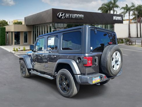 Used 2021 Jeep Wrangler Unlimited Sport image 5
