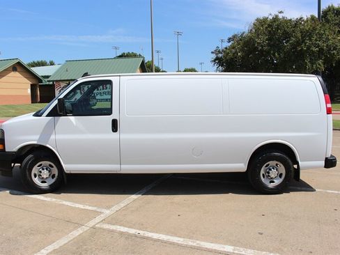 Used 2022 Chevrolet Express 3500 Extended w/ Driver Convenience Package RWD image 2