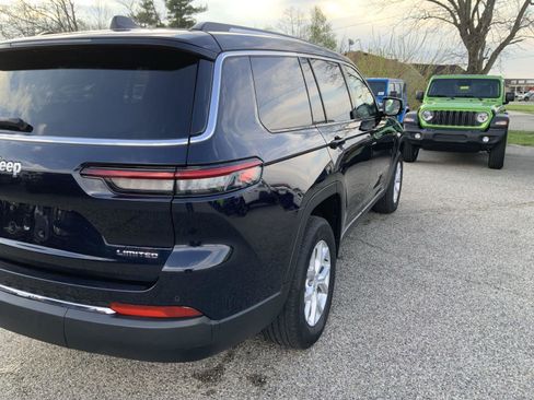 Used 2023 Jeep Grand Cherokee L Limited AWD/4WD image 19