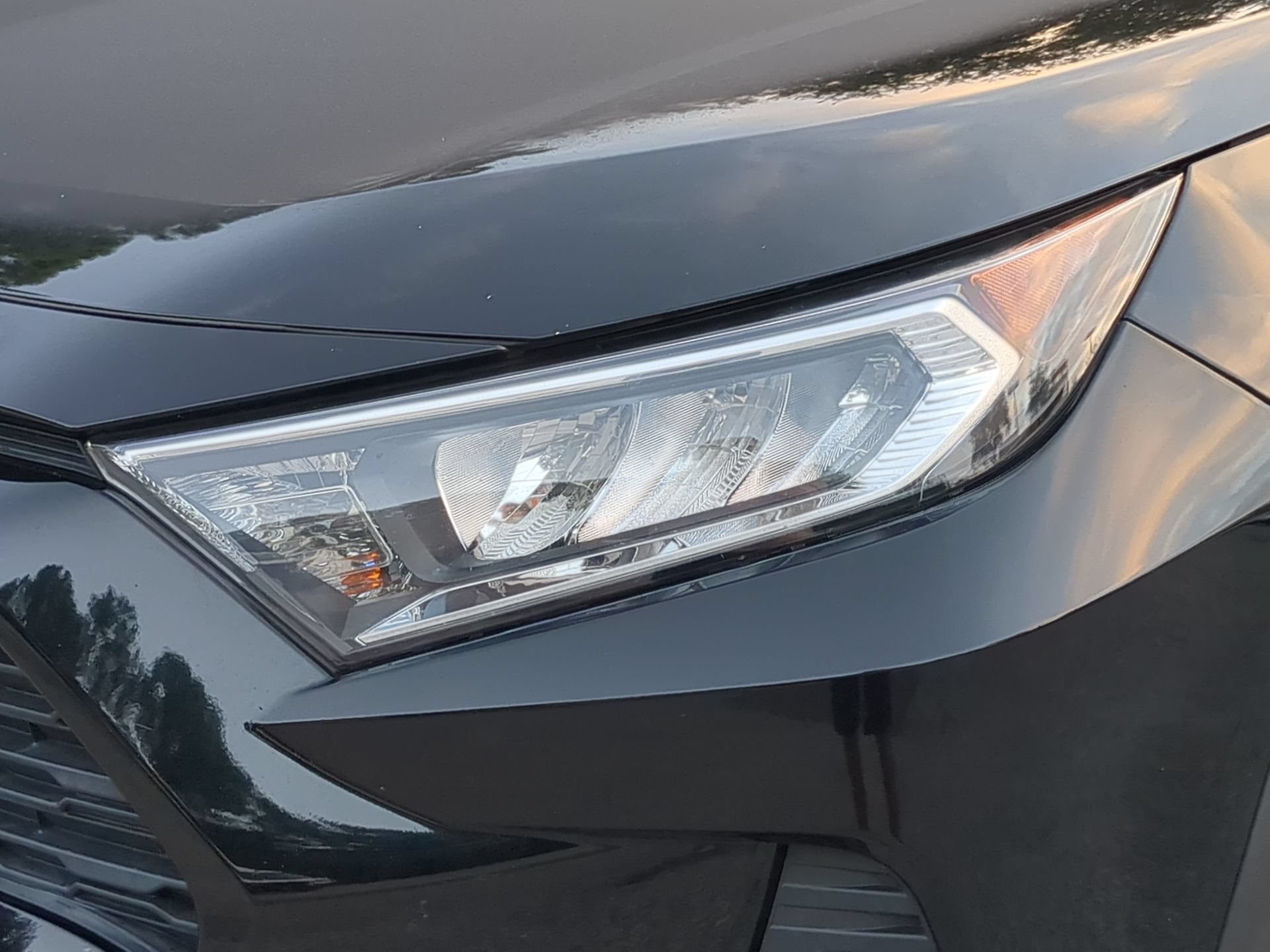 Used 2021 Toyota RAV4 XLE AWD/4WD image 44