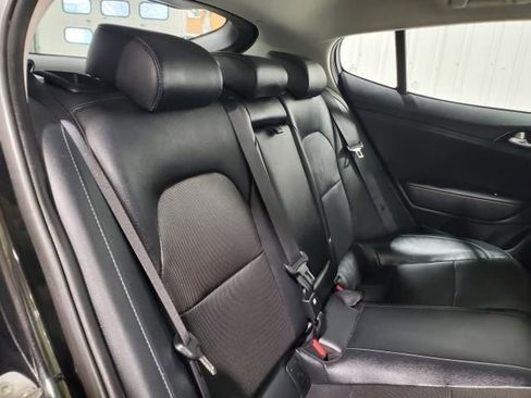 Used 2018 Kia Stinger Premium image 15