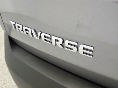 Used 2023 Chevrolet Traverse LT FWD image 35