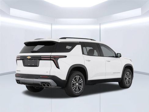 Used 2024 Chevrolet Traverse LT FWD image 4