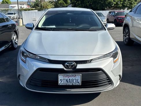 Used 2025 Toyota Corolla LE FWD image 2