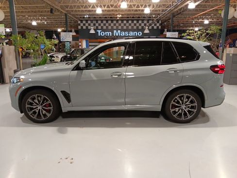 Certified 2024 BMW X5 xDrive40i w/ Executive Package image 9